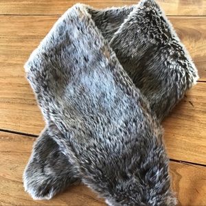 Banana Republic faux fur scarf